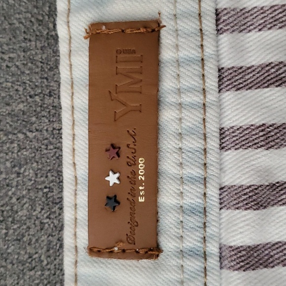 YMI Patriotic Cut Off Frayed Hem Denim Shorts JUNIORS SIZE: 9 - Picture 14 of 15